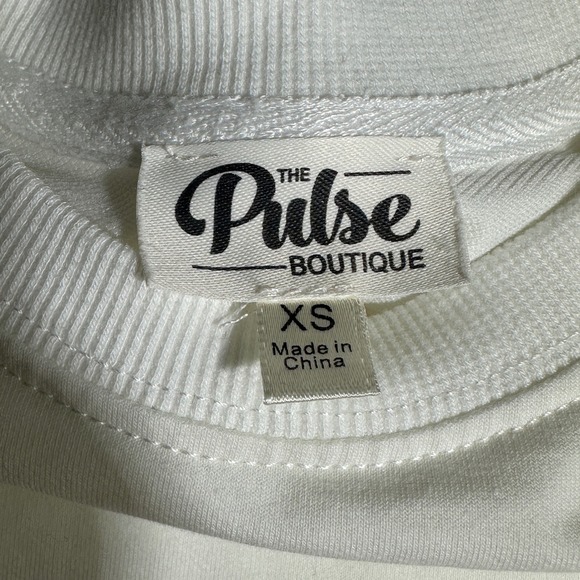 The Pulse Boutique Womens XS Off White Floral Eyelet Embroidered Sweatshirt - Picture 4 of 5